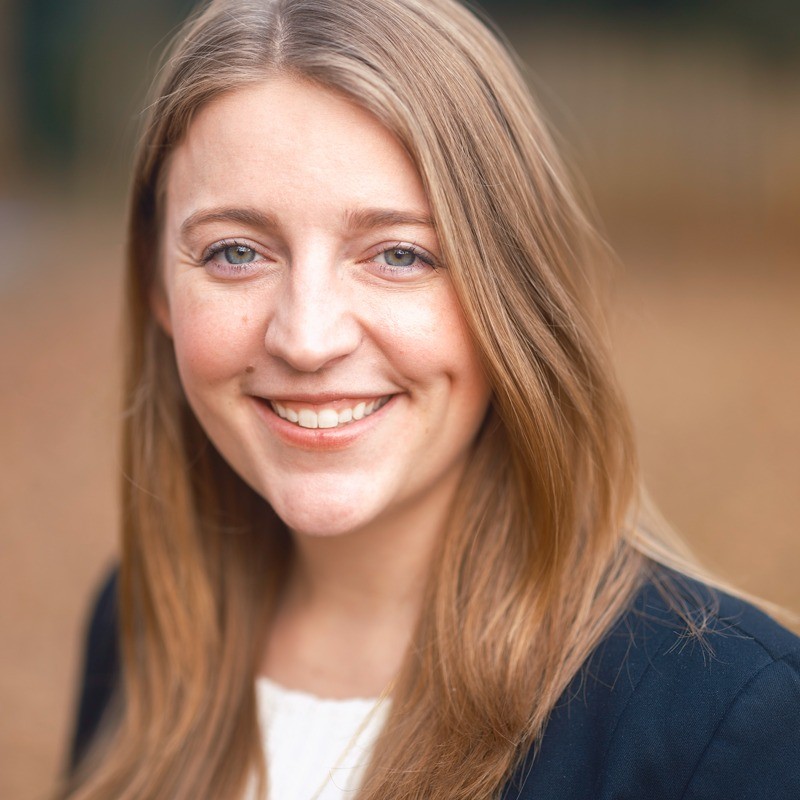 Laura McComb headshot