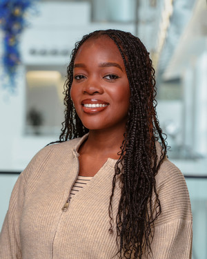 Sekinat Akinbade headshot