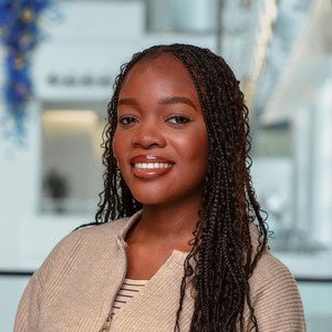 Sekinat Akinbade headshot