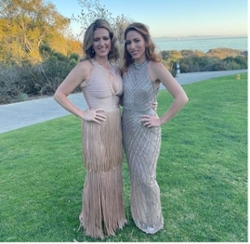 Sisters and Executive MBA alumnae Liz Fettes (‘08) and Christine Bartle (’21). 