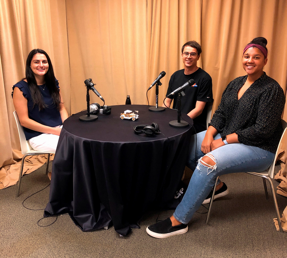 MBA student host, Leo Haigh, speaks with Scheller MBA graduating students Francesca Sally and Suzy Livingston.