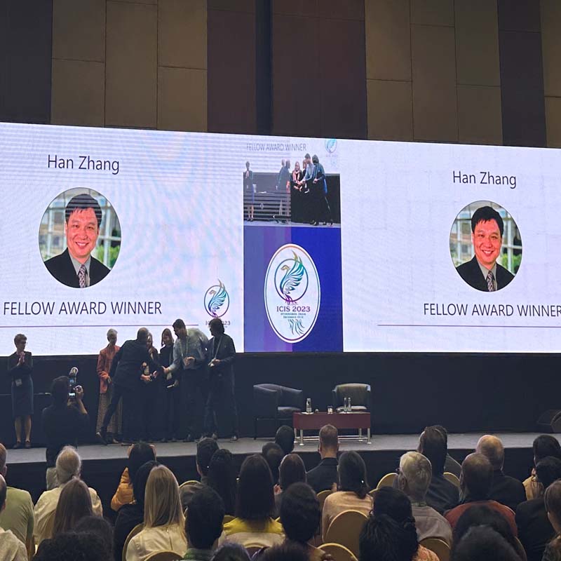Award ceremony for Han Zhang