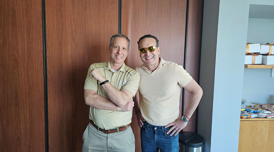 Faculty director Bob Myers and Jose Burns, CEO of Empresas Bern and Georgia Tech alum. 